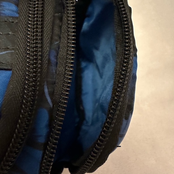 Lug Cosmetic Bag - Trolley Mini Botanical Black - Picture 6 of 14